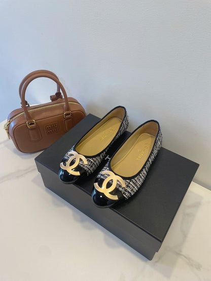 CC 26P Ballet Flats Black White Tweed & Patent Leather 890839