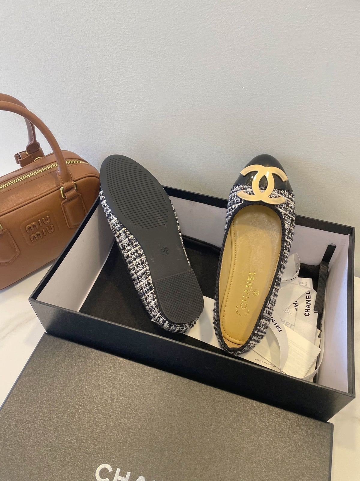 CC 26P Ballet Flats Black White Tweed & Patent Leather 890839