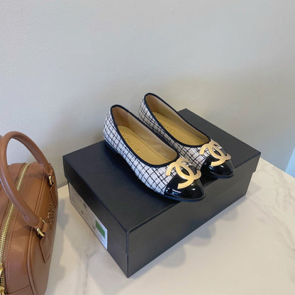 CC 26P Ballet Flats White Black Tweed & Patent Leather 890838
