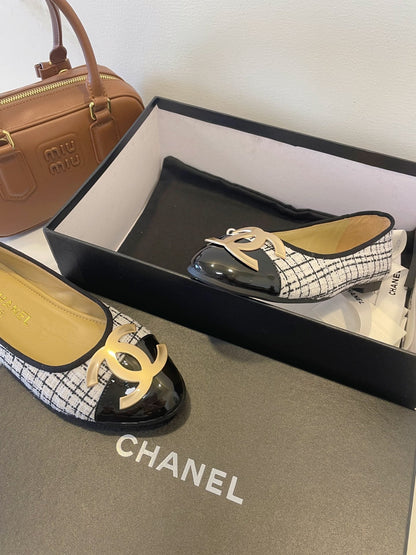 CC 26P Ballet Flats White Black Tweed & Patent Leather 890838