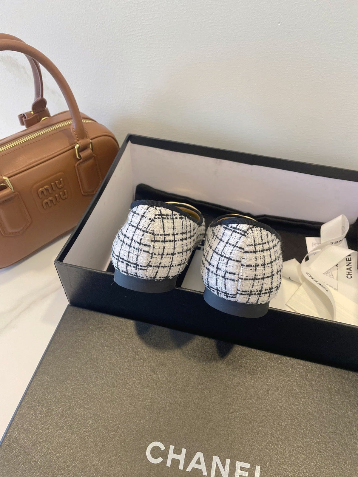 CC 26P Ballet Flats White Black Tweed & Patent Leather 890838