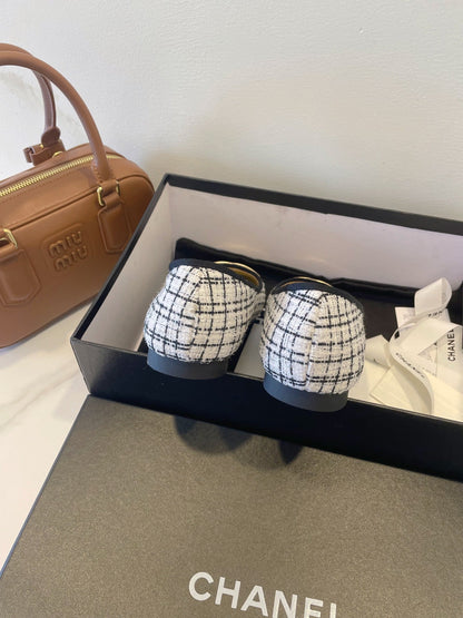 CC 26P Ballet Flats White Black Tweed & Patent Leather 890838