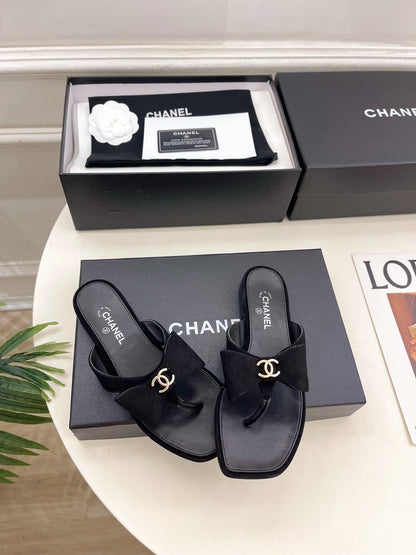 CC Bow Thong Flat Sandals Black Suede 891774