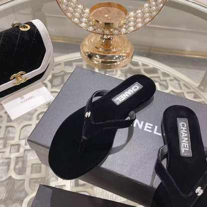 CC 26s Thong Slides Black Suede