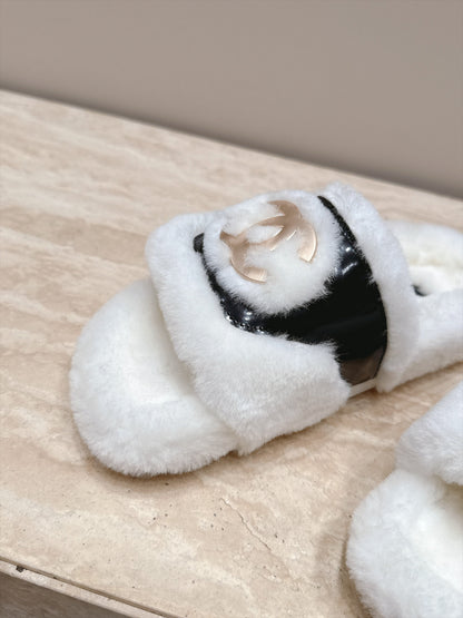 CC 26s Shearling Slides 2cm White Fur 121625