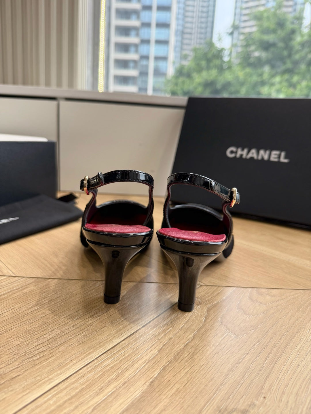 CC 26s Slingback Black Suede Patent Leather 933122