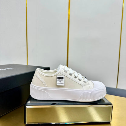 CC 26s Platform Sneakers Cream Canvas 832619