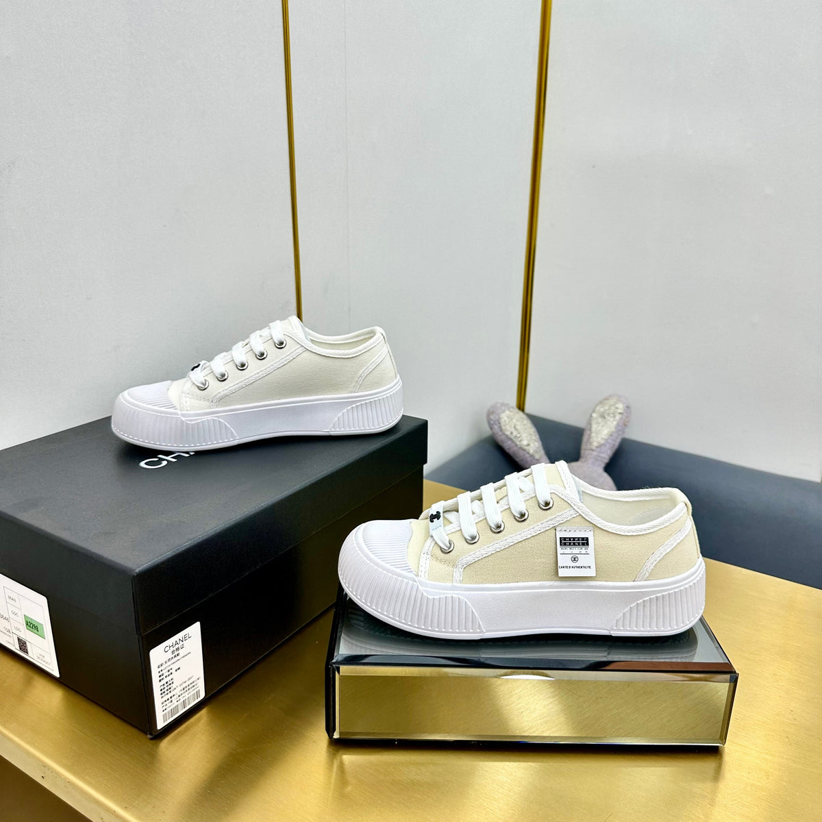 CC 26s Platform Sneakers Cream Canvas 832619