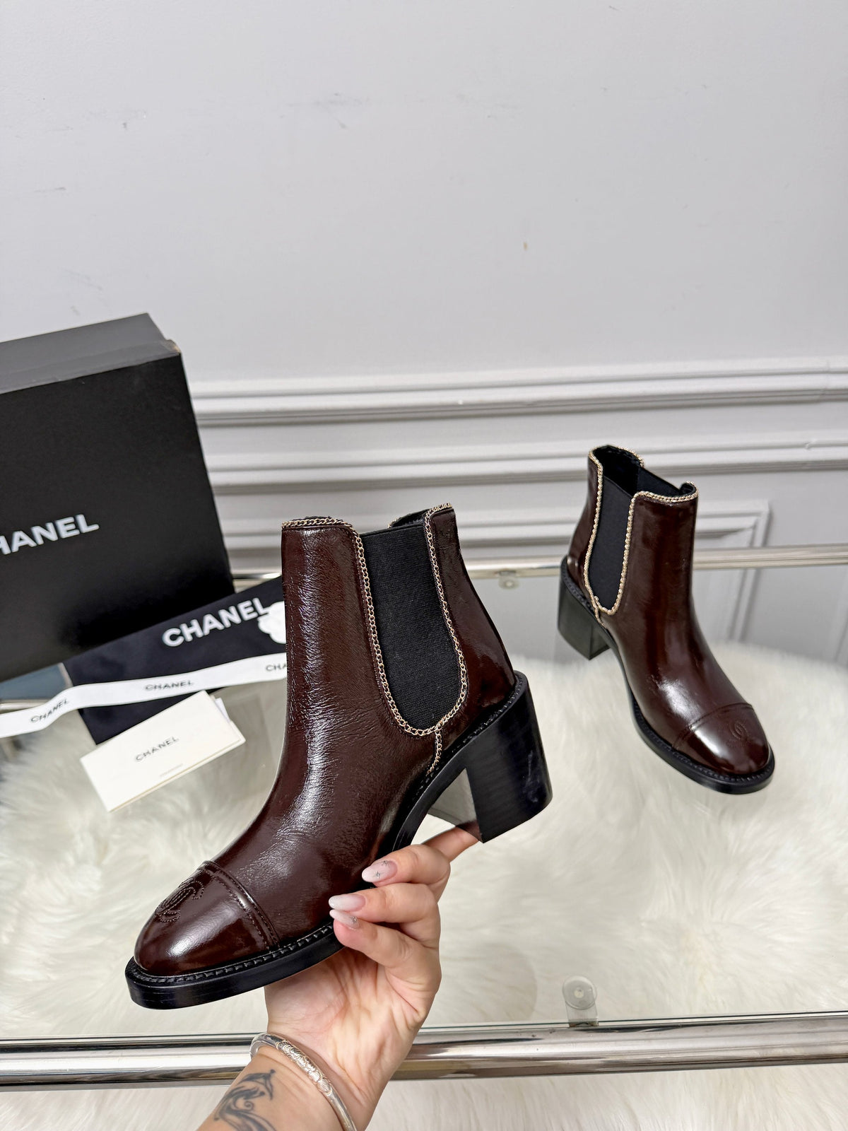 CC 26s Ankle Boots Brown Glossy Leather 101930