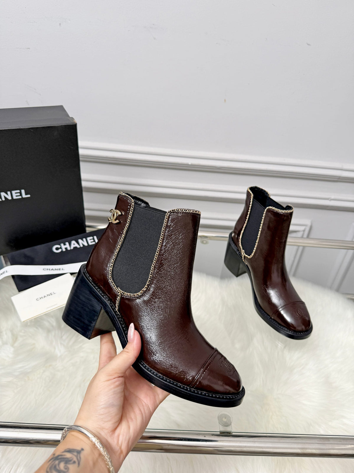 CC 26s Ankle Boots Brown Glossy Leather 101930