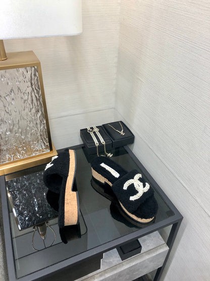 CC Pearl Plush Slides Black Wool 970128