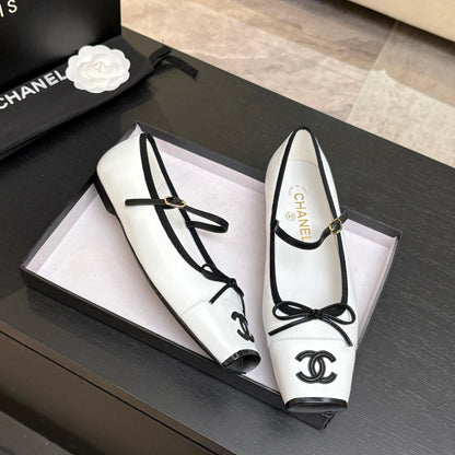 CC 26s Square Head Ballet Flat White Leather 847245