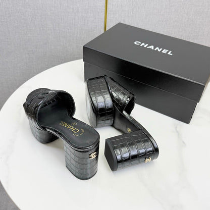CC 26s Block Heel Sandals 10cm Black Crocodile-Embossed Calfskin