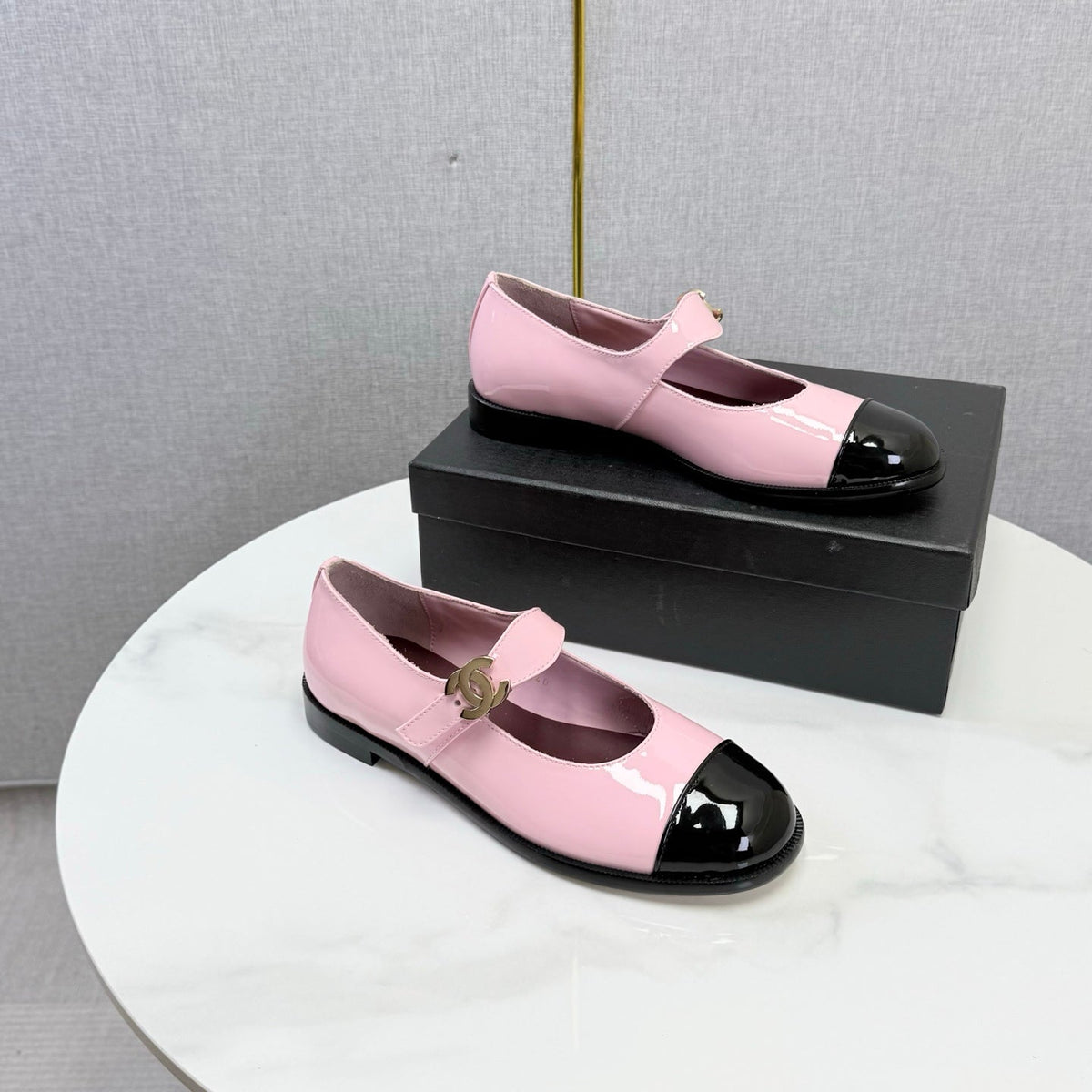 CC 26s Mary Jane Flats Black Pink Patent Leather 904487