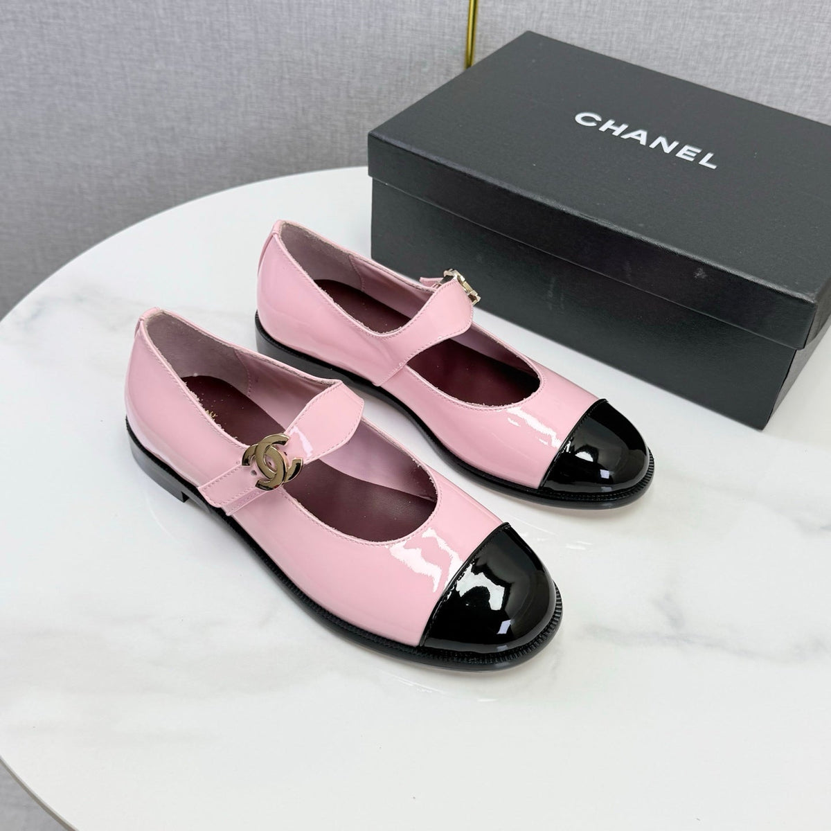 CC 26s Mary Jane Flats Black Pink Patent Leather 904487