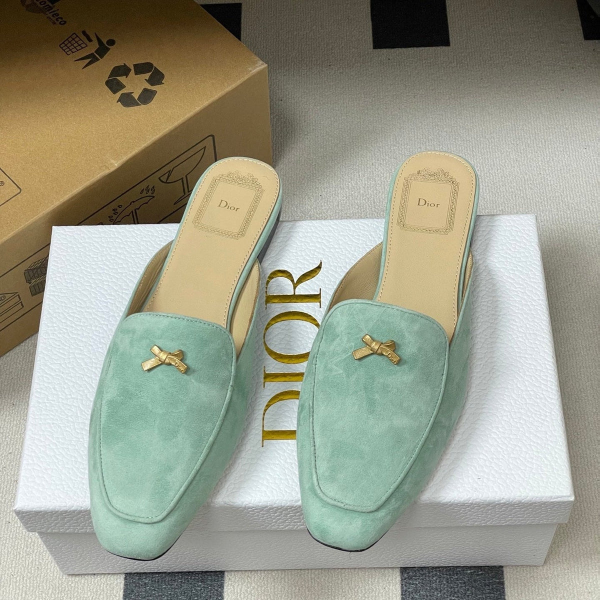 CD 26 Baby Bow Flat Mule Pistachio Green Cowhide Sheepskin Suede 632592