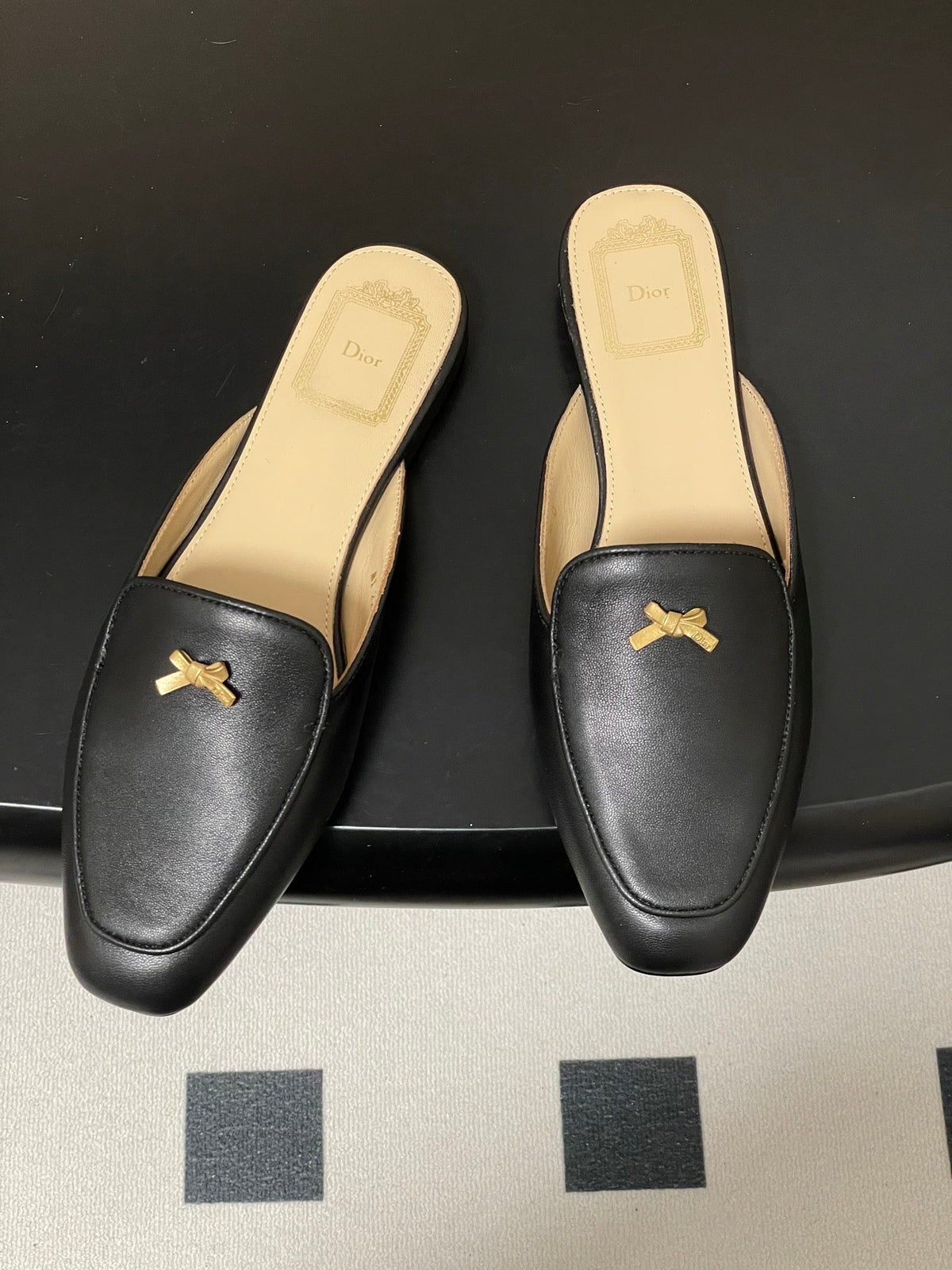 CD 26 Baby Bow Flat Mule Black Cowhide Sheepskin 632597