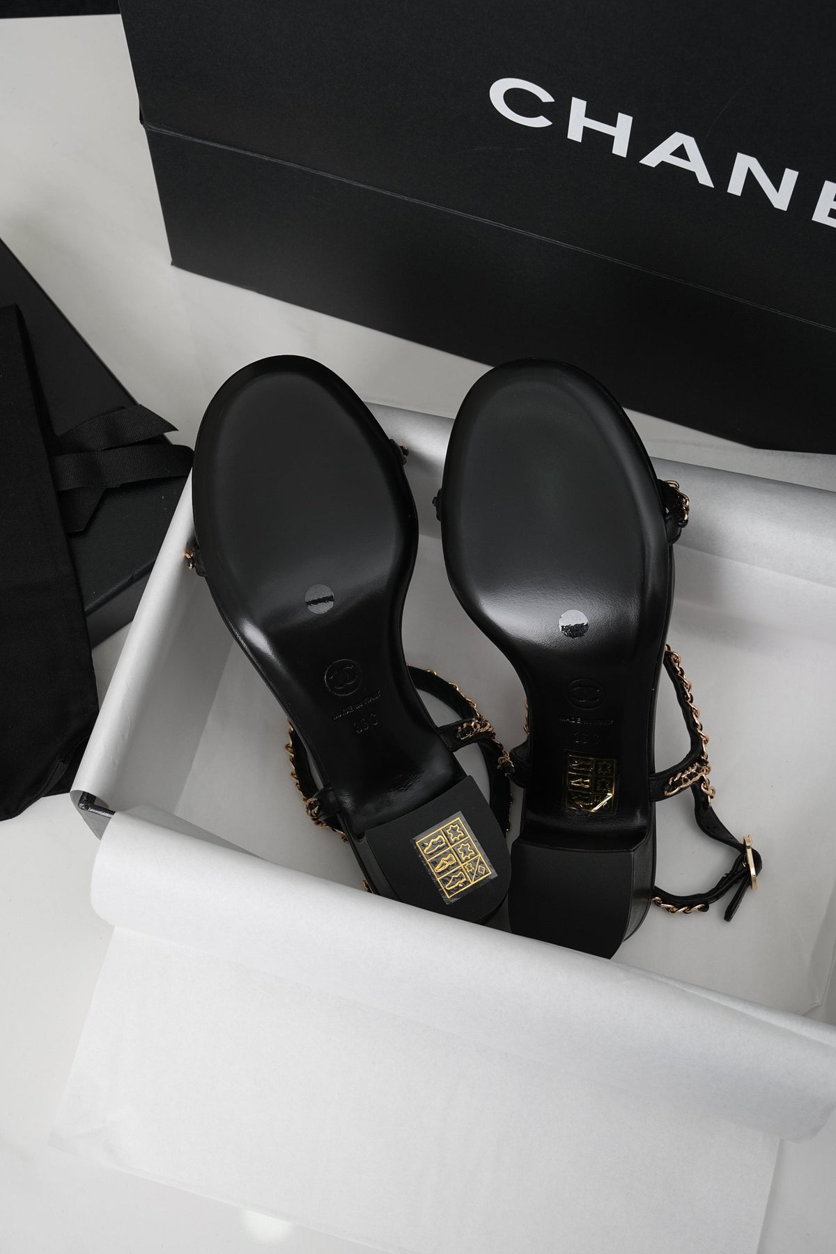 CC 26s Heart CC T-Strap Sandals Black Quilted Leather 964932