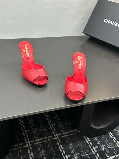CC 26s Sandal Red Sheepskin 832568