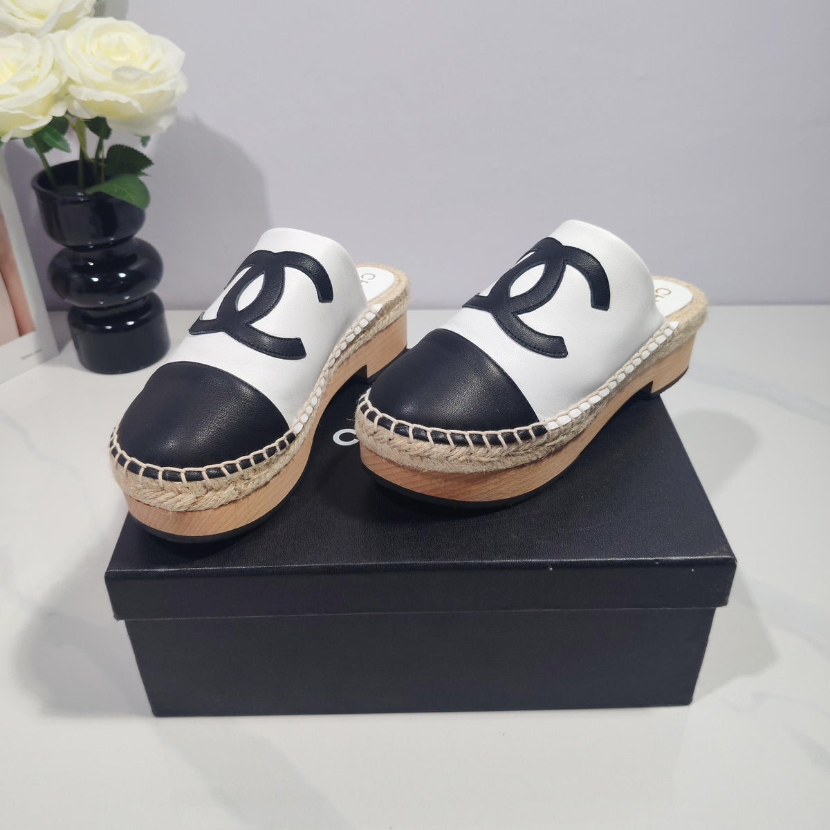 CC 26s Half-Length Slippers Black White Sheepskin 104252