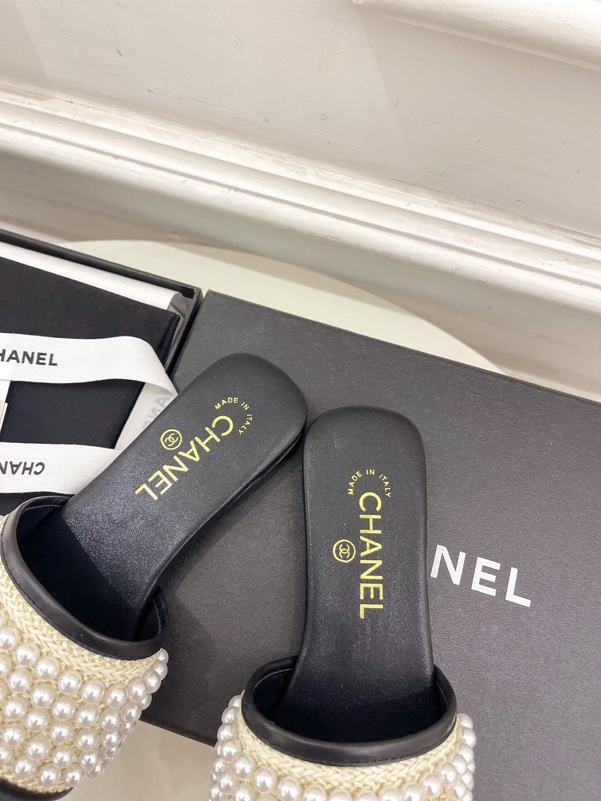 Chanel Flat Sandal In White Mix Black Calfskin