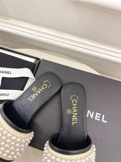 Chanel Flat Sandal In White Mix Black Calfskin