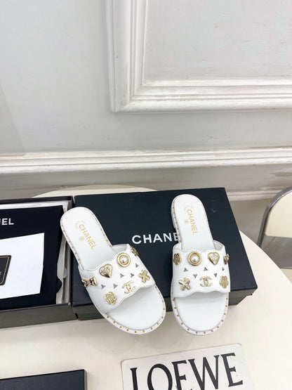 Chanel 26s Flat Sandals White Lambskin Charm-Decorated